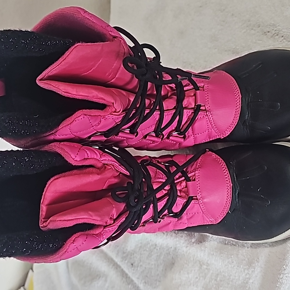 Girls sz 4 Pink Columbia Rugged Outback weatherboot